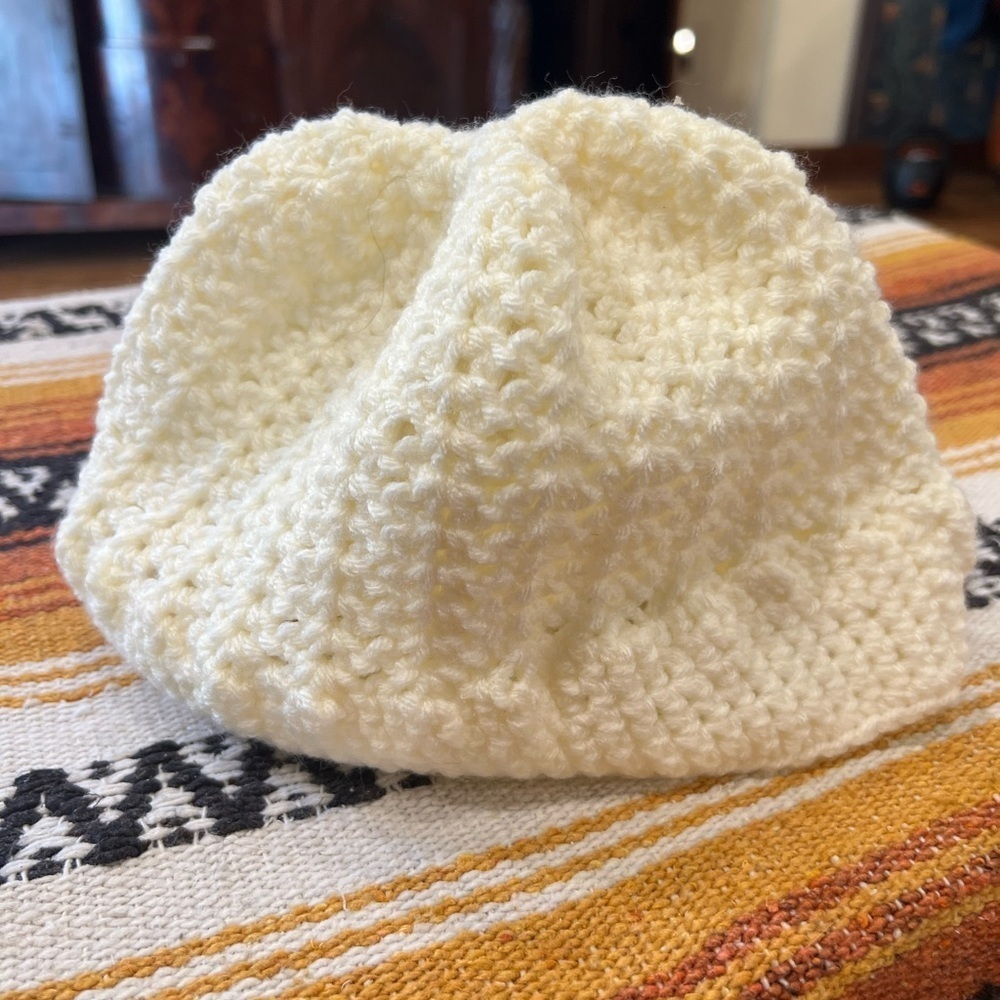 Crochet beanie hat in GUC - Picture 2 of 4